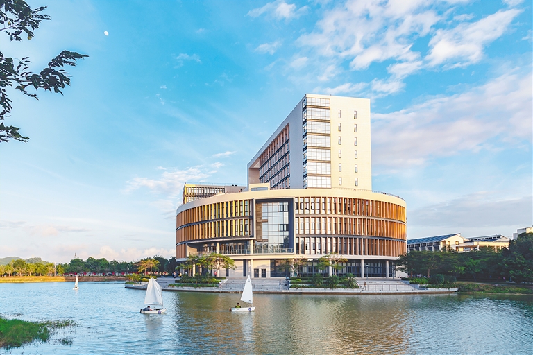 海洋强国担使命 向海图强谋发展——beat365平台官方网站加快建...